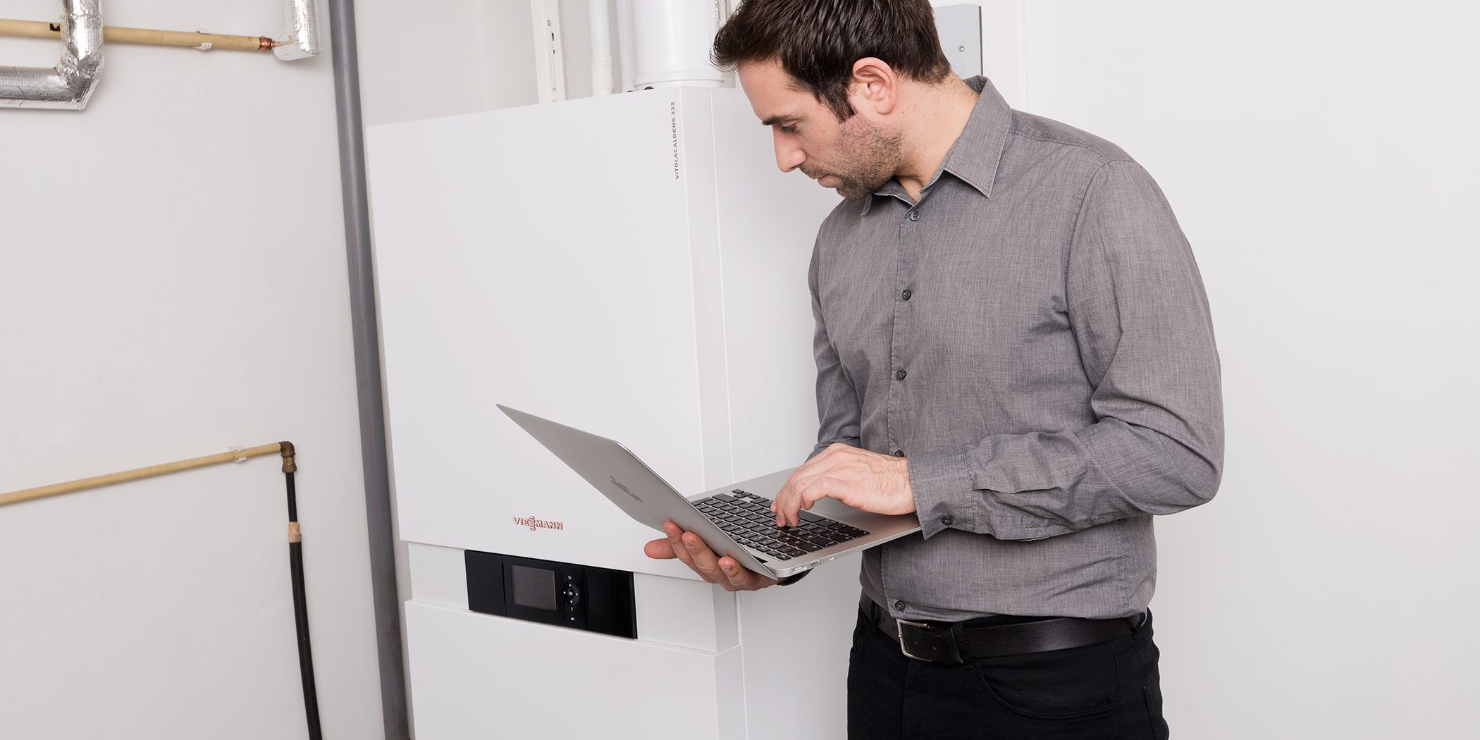 IWO-Pressebild_hydraulischer_Abgleich_Notebook