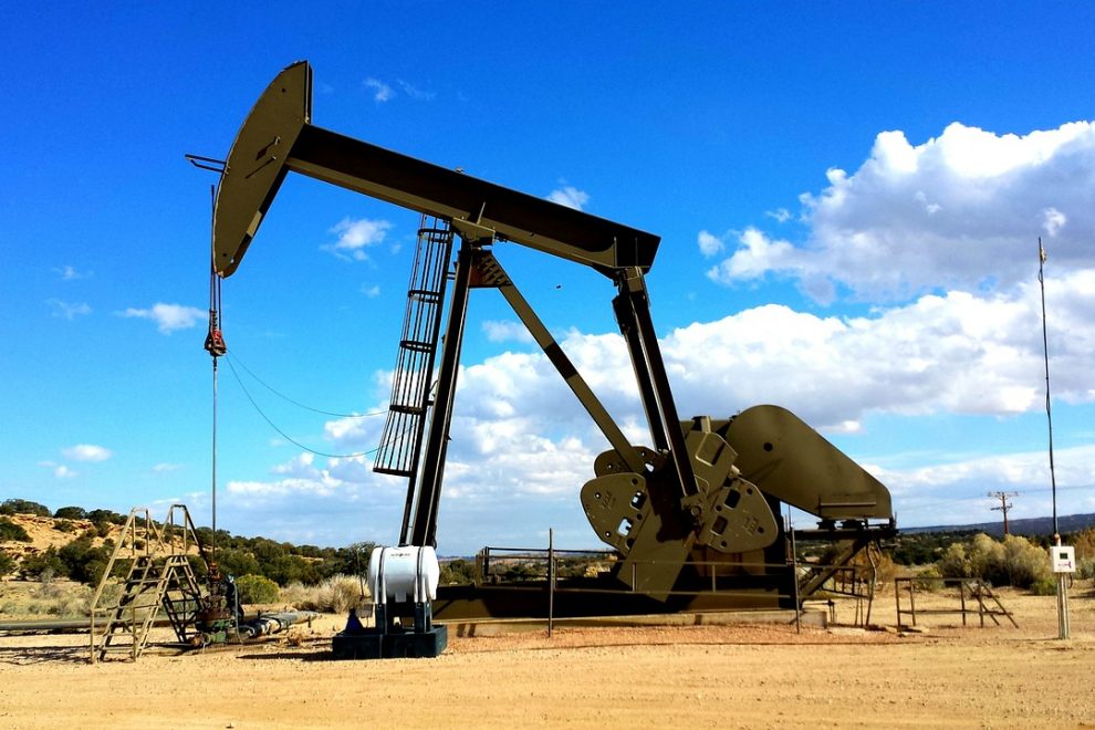 oil-rig-dessert-schieferC3B6l-production
