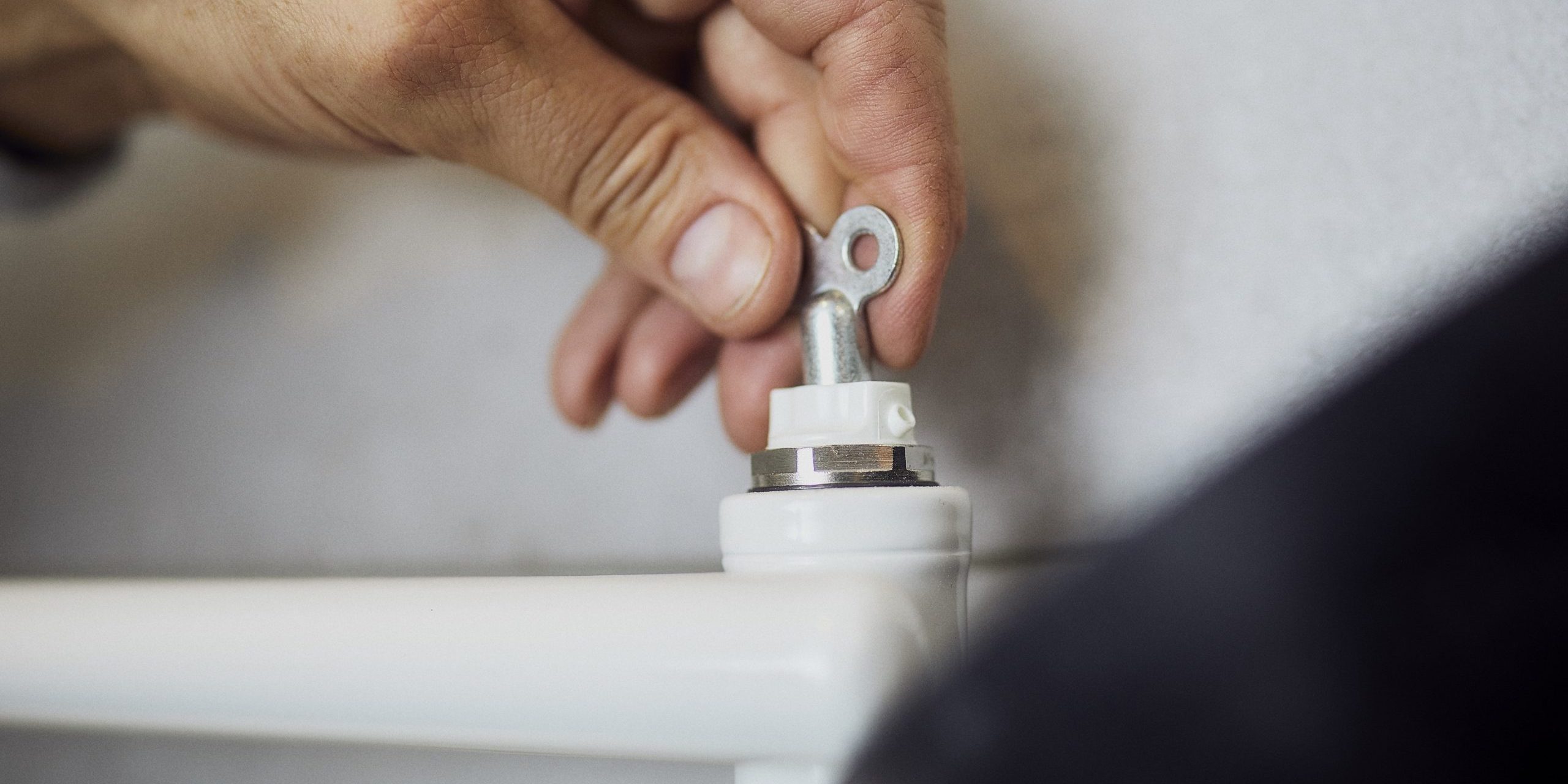 Heizung-richtig-entlueften_DVFG-scaled-1