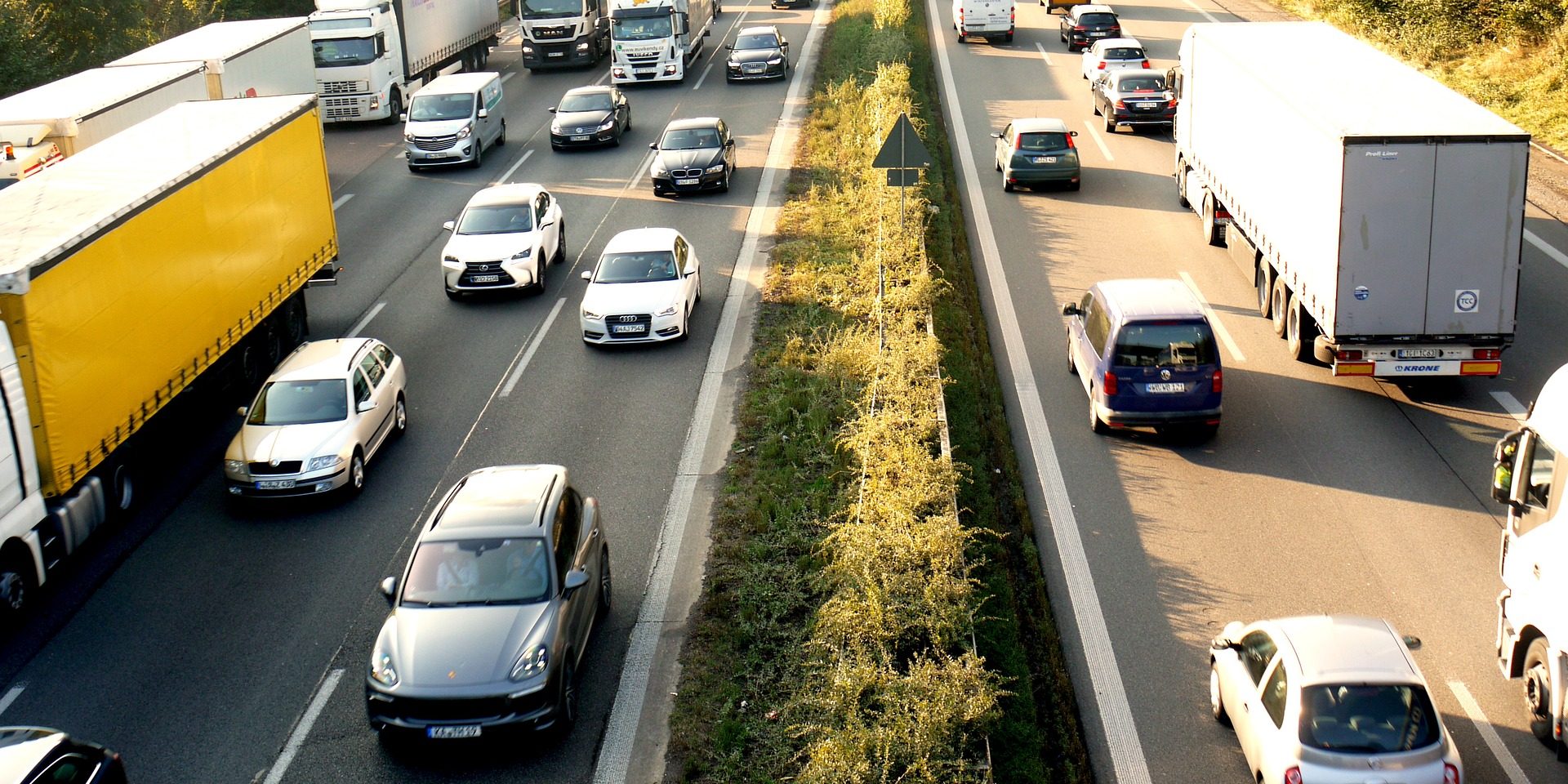traffic-jam-1699089_1920